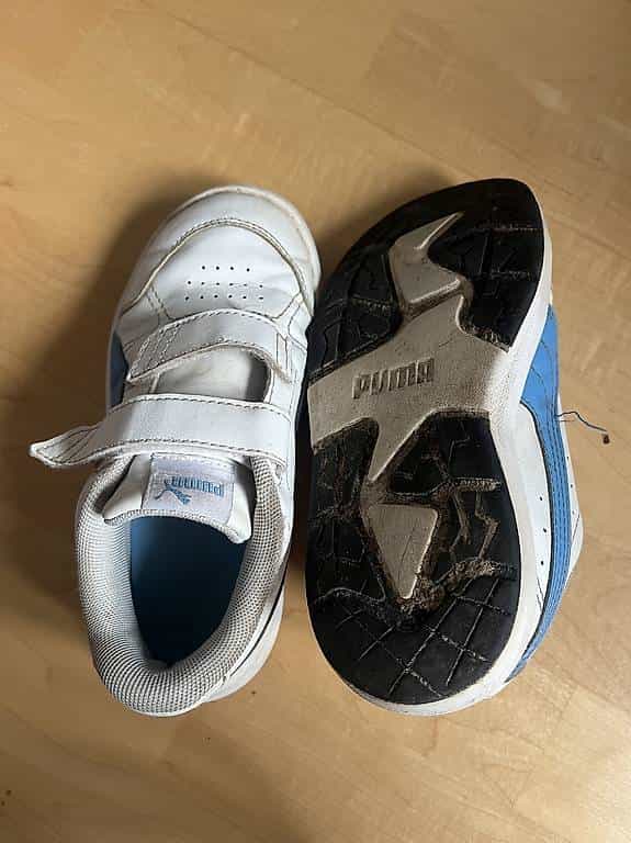 Turnschuhe Gr. 32