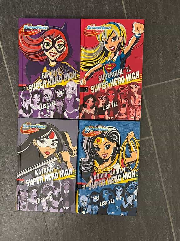 DC Super Hero Girls