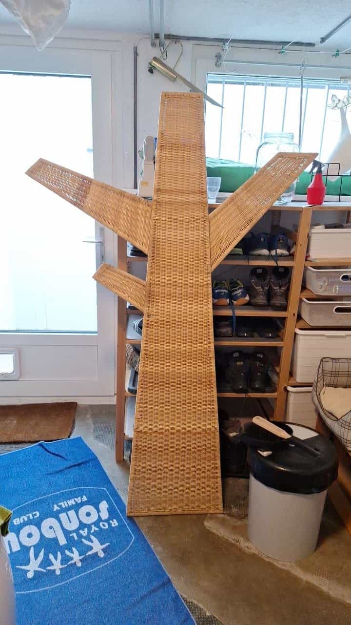 Katzenbaum mit Ratan-Geflecht
