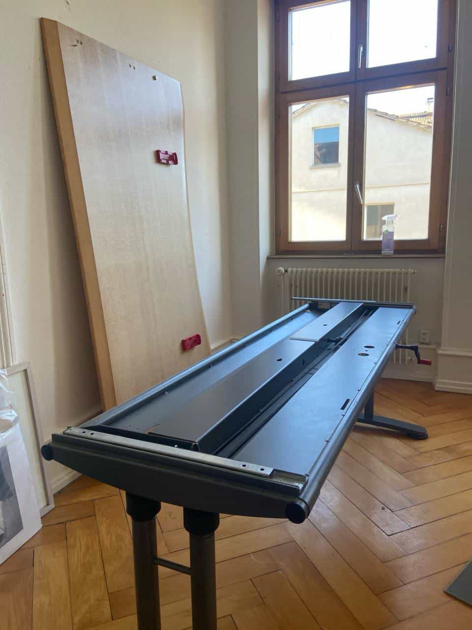 Billardtisch demontiert