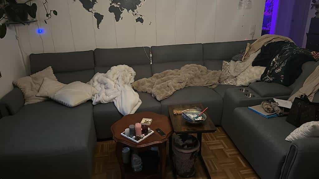 5-Personen Sofa mit Sesselfunktion und Getränkehalter