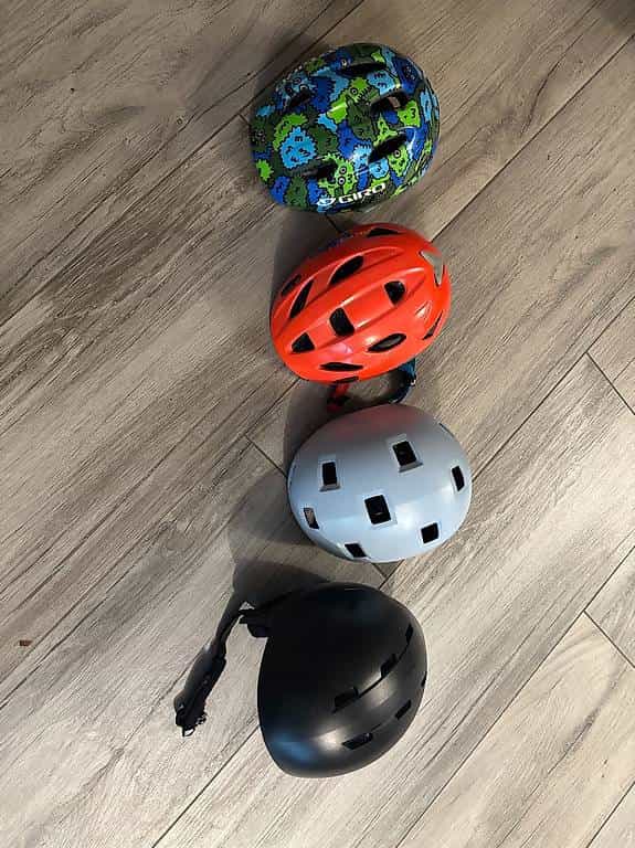 Lot de casques enfants pour vélo