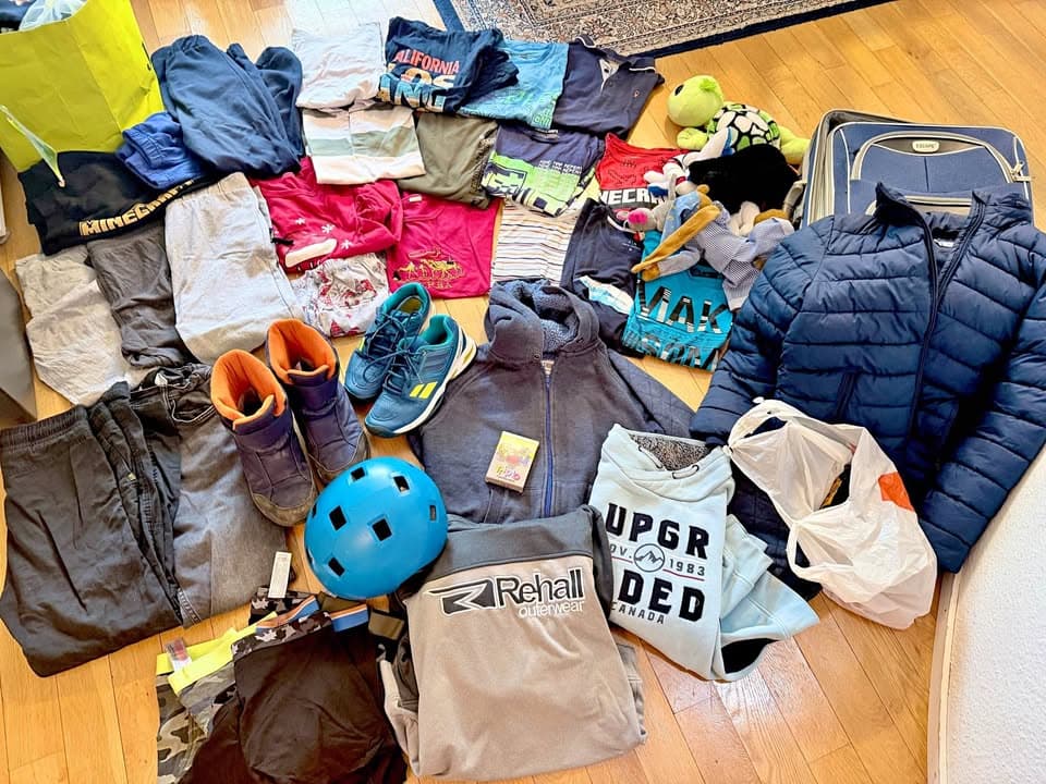 Gratis free kinder Kleider Grösse 146-156+ Schuhe 38