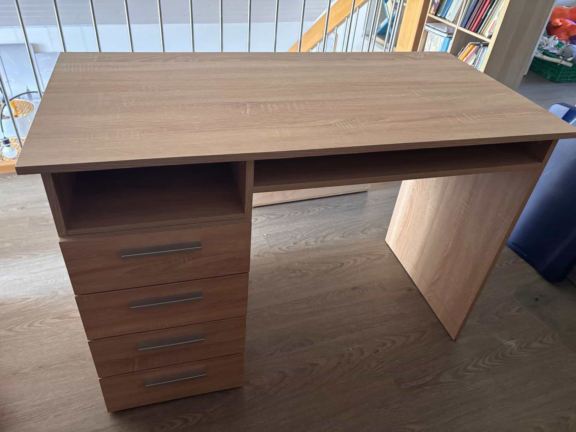 Bureau en bois avec tiroirs, couleur naturelle