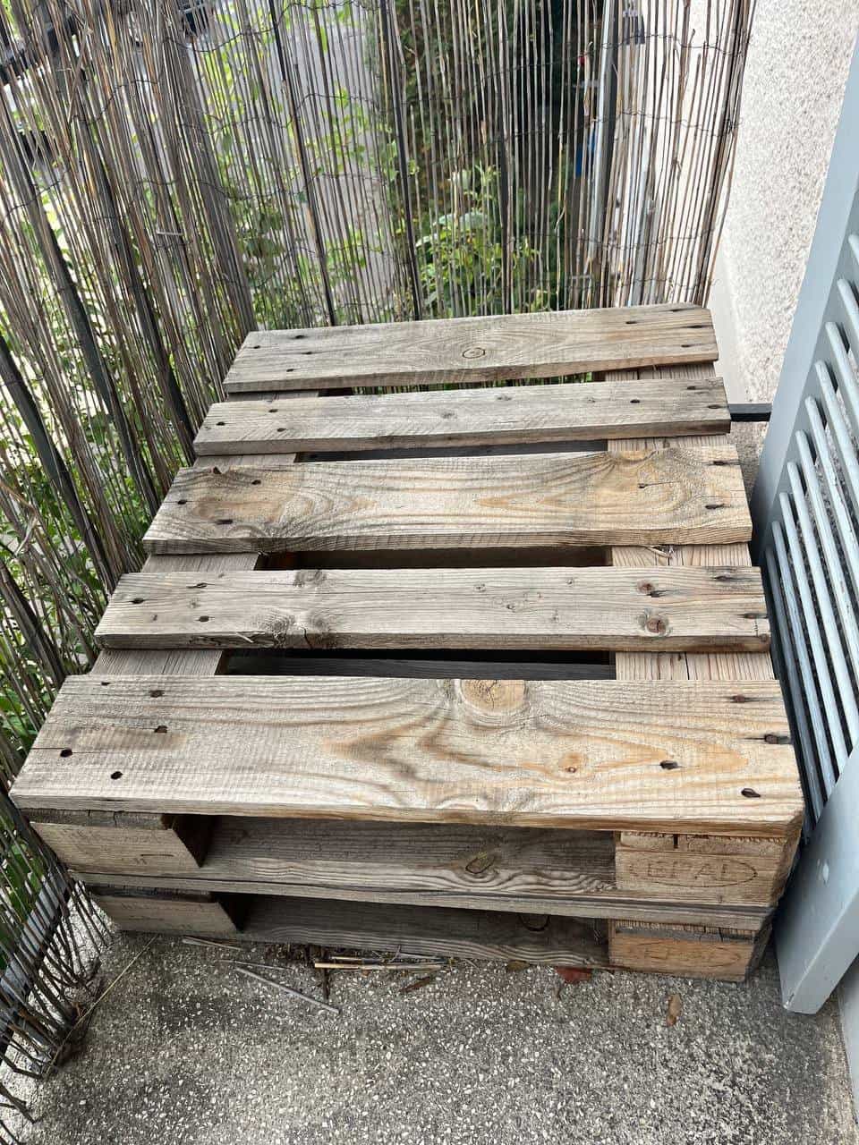 Kompostierbox aus Holzpaletten