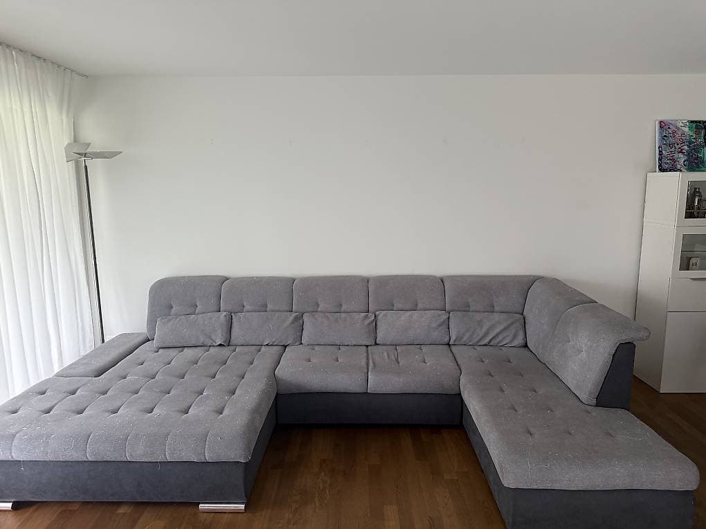 Großes Sofa mit Bettfunktion zu VERSCHENKEN