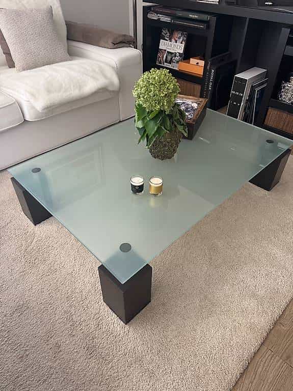 Table basse Ligne Roset verre dépoli Design contemporain