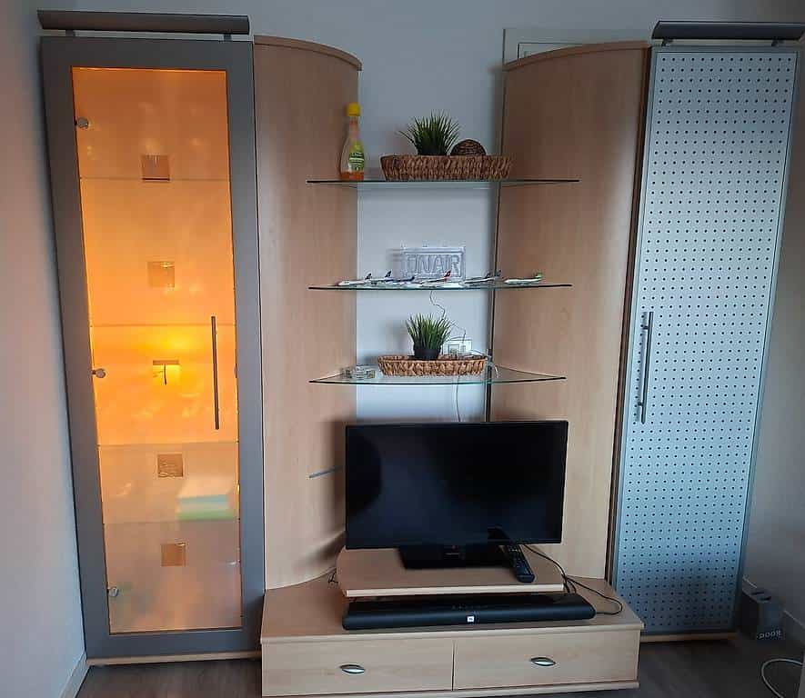 Gratis Wohnwand inklusive TV!