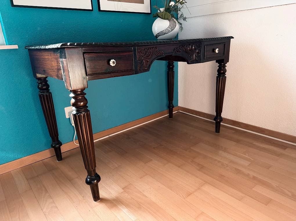 Schreibtisch von Indien