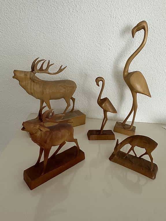 Holztiere geschnitzt