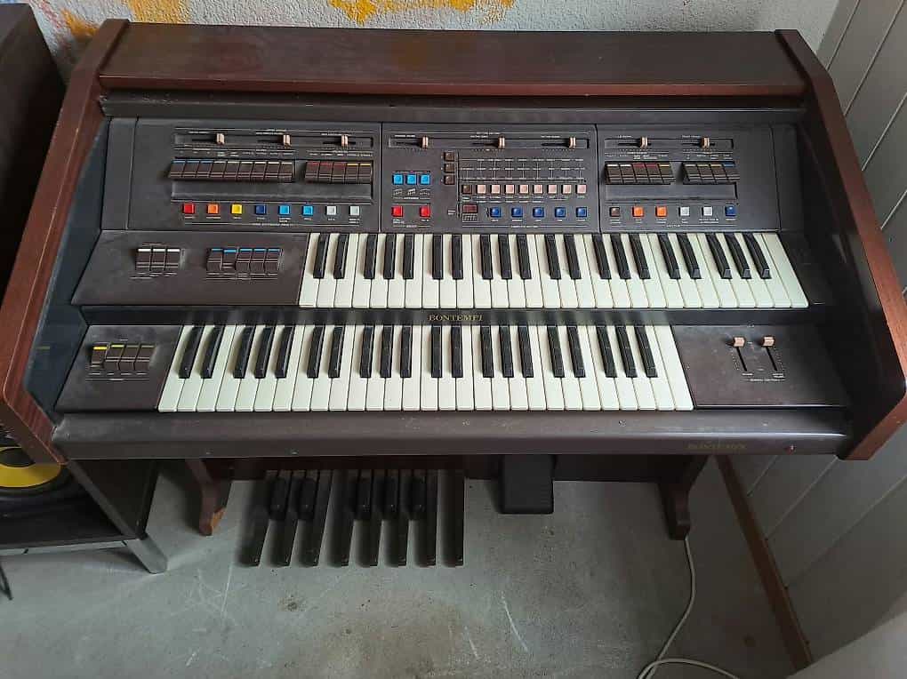 Klassische elektronische Doppelmamual-Heimorgel