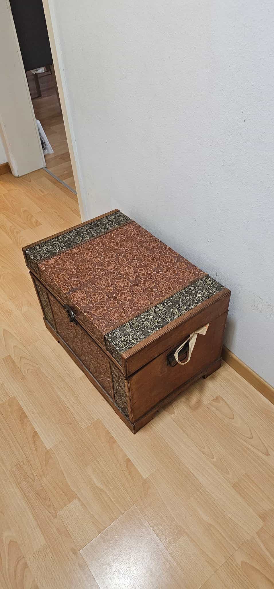 Aufbewahrungskiste, braun mit Muster