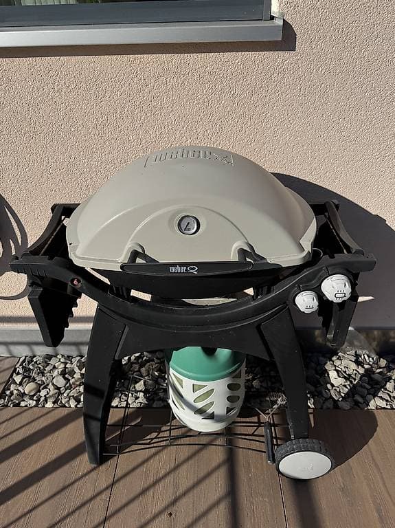 Weber Q Gasgrill mit Rollwagen inkl. Seitentische