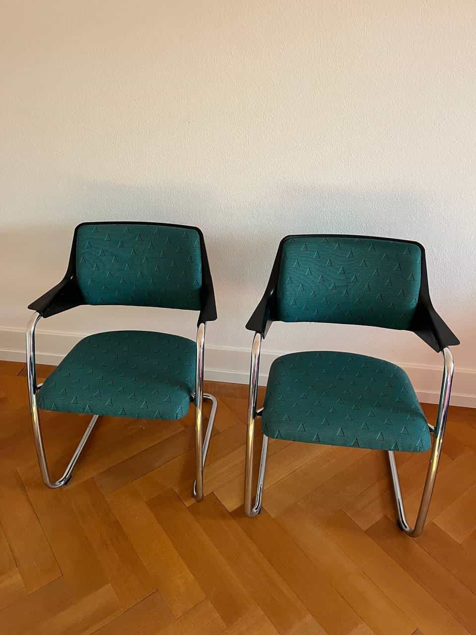 Zwei Girsberger Konferenzstühle gratis