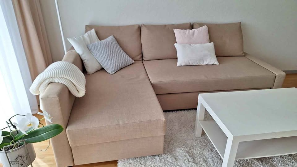 Gratis Sofa und Tischli