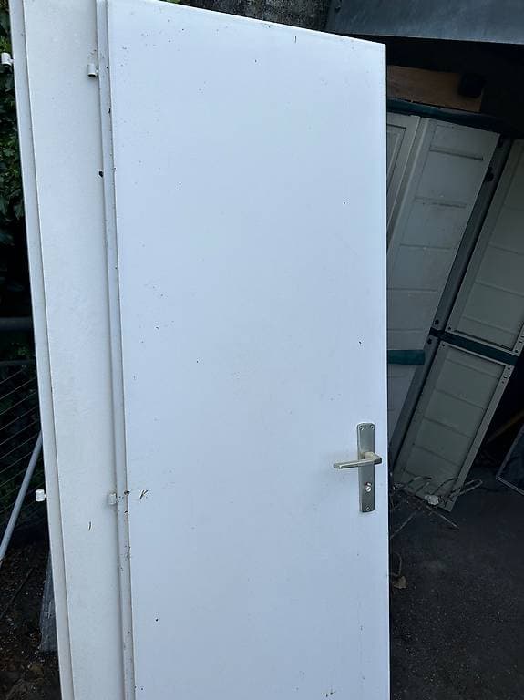 Lot de 6 portes à donner