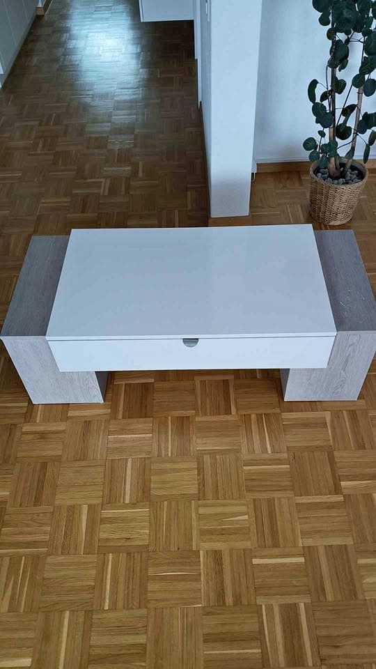 GRATIS – Couchtisch / TV-Möbel (120x54x43 cm)