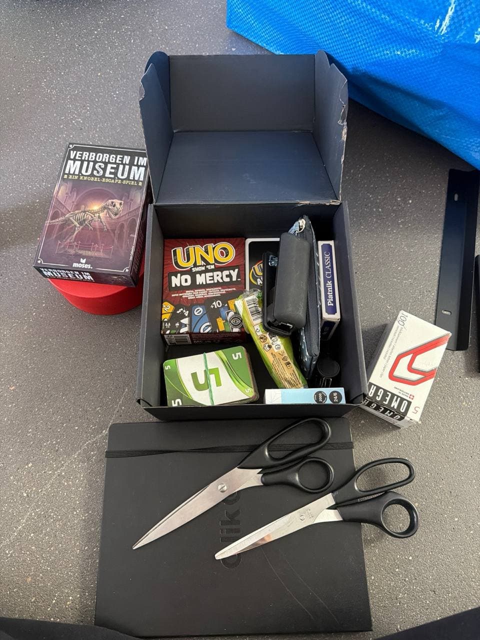 Büro Artikel und Kartenspiele