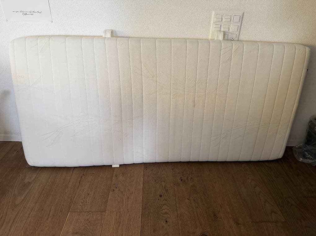 Matelas 90x200cm à donner