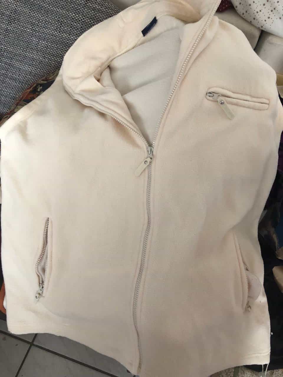 Tasche mit Kleidern Gr. 44/46