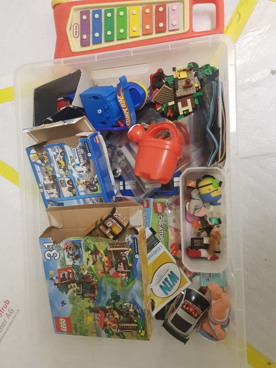 Kinderspielzeuge gemischt