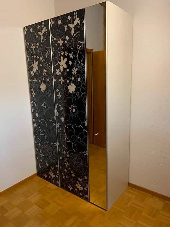 Grande armoire avec penderie
