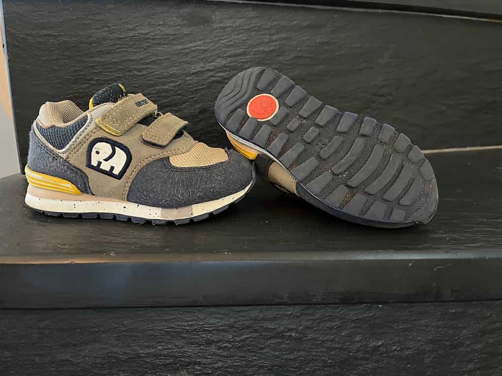 Elefanten Turnschuhe Grösse 22