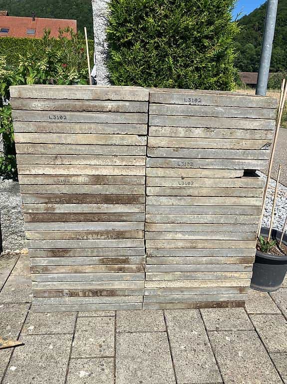 Gartenplatten 50x50; abzugeben