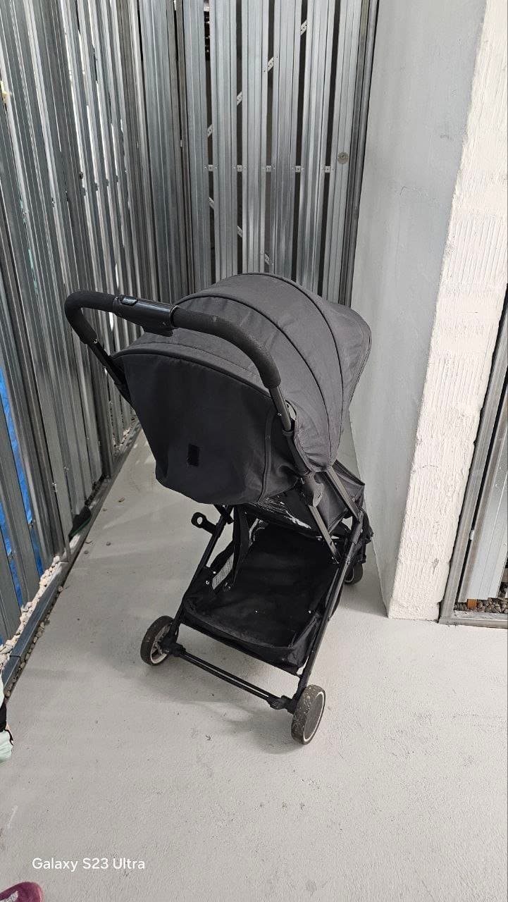 Kinderwagen zu verschenken