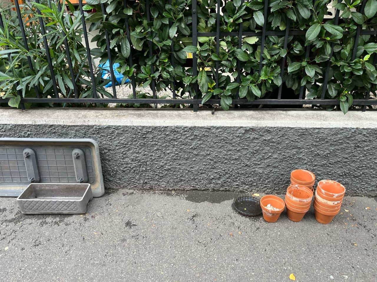 Gartentöpfe und Gartenzubehör