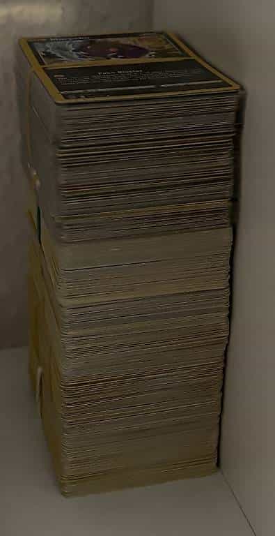 Cartes pokémons bordures jaunes