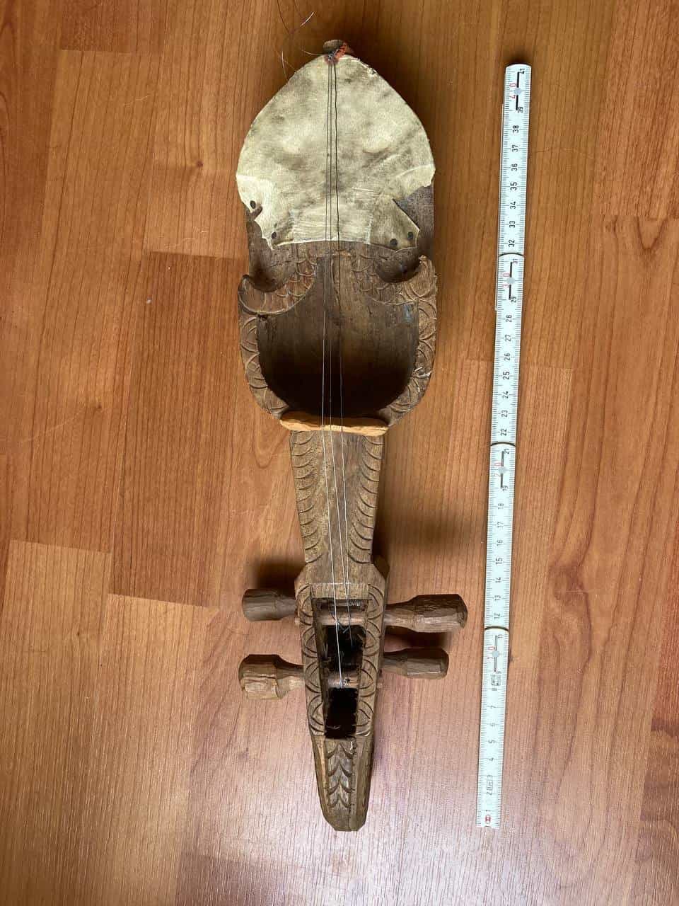 Antikes afrikanisches Saiteninstrument