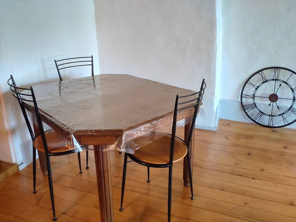 Table en bois à donner / Tisch (Holz) zu verschenken