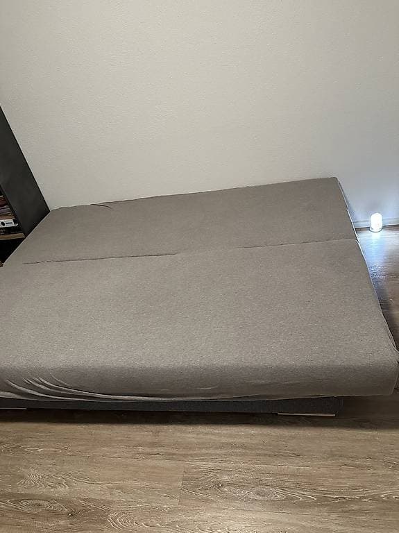 -GRATIS- Sofa Bett mit Kissen