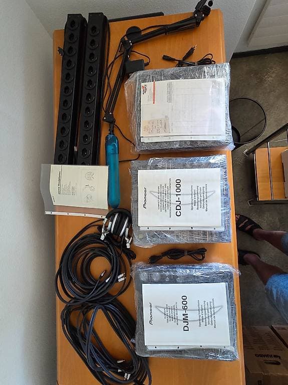 Dj Equipment mit CD Sammlung