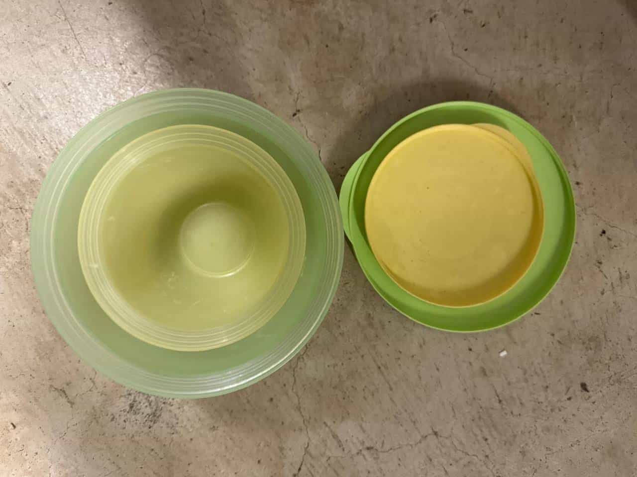 2 runde Tupperwares