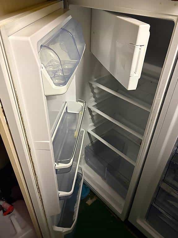 Tiefkühler und Kühlschrank