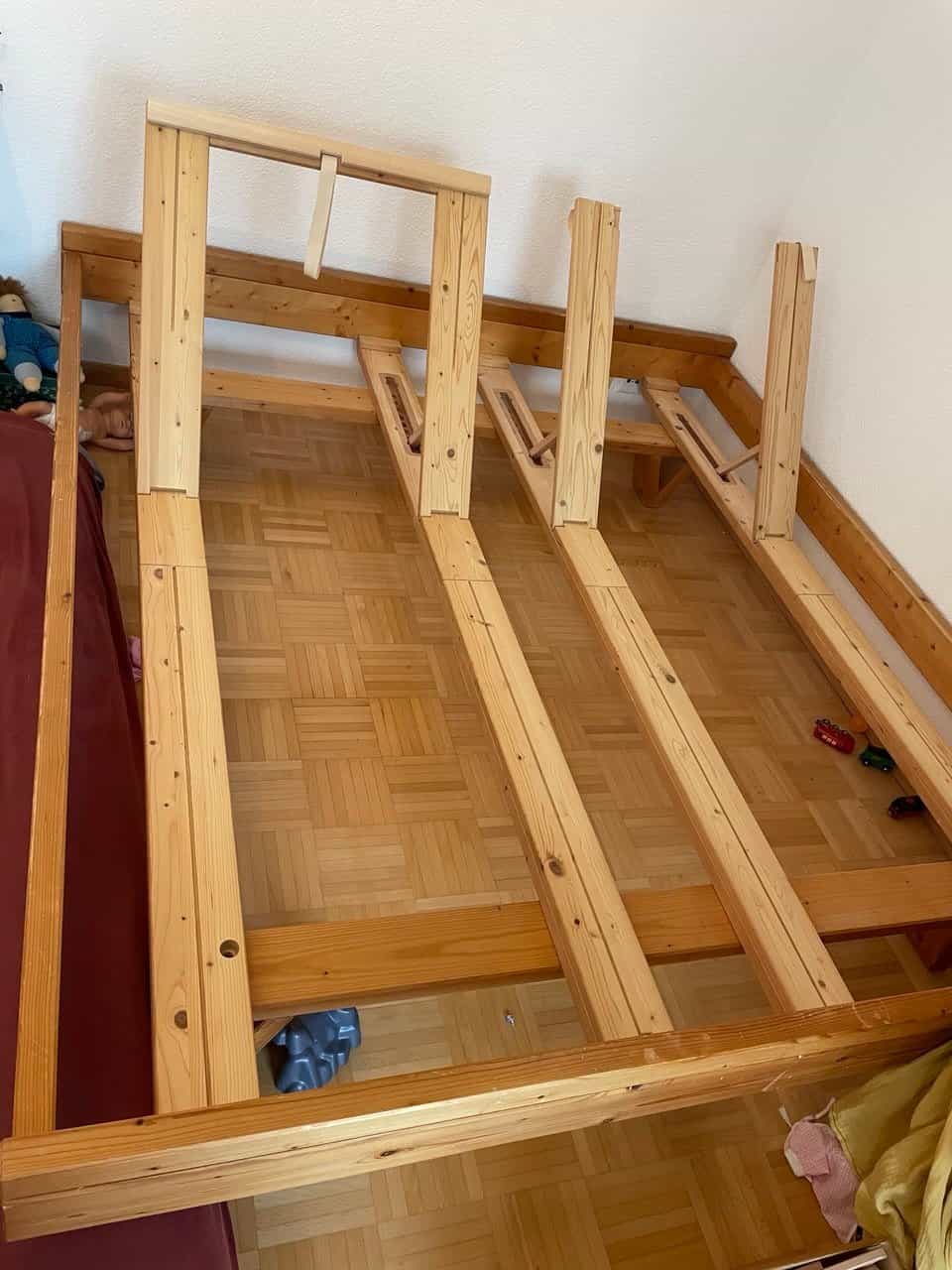 Hüsler Nest Vollholzbett 180x200