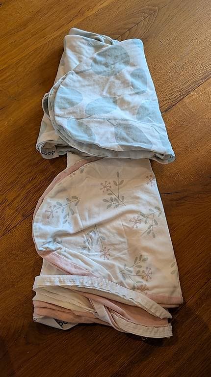 Stillkissen mit zwei Bezügen zu verschenken