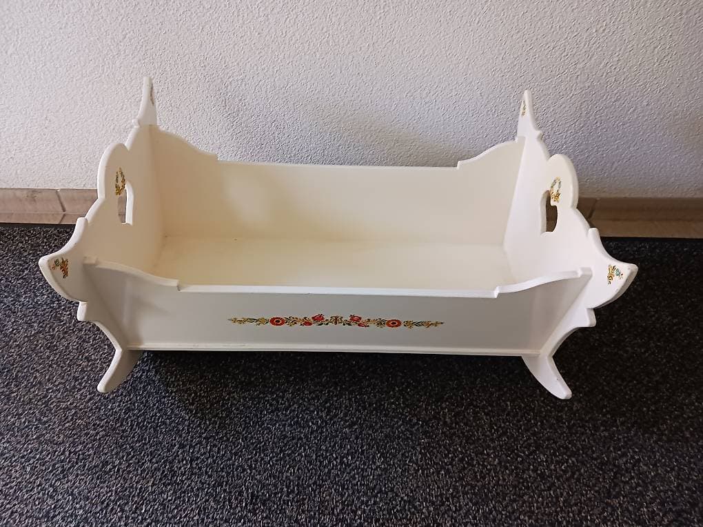 Wiege/ Krippe fürs Bäbi