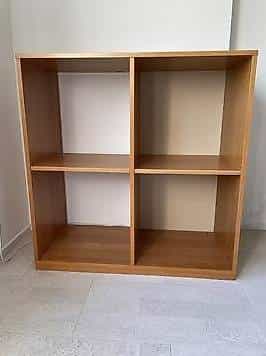 Bücherregal