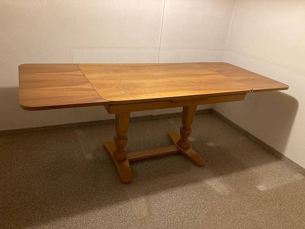 Esszimmertisch ausziehbar