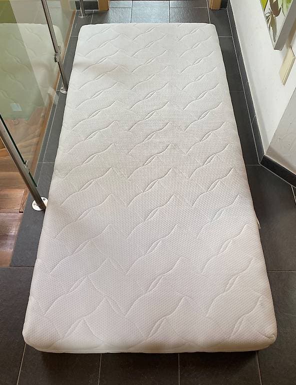 Matelas semi-rigide