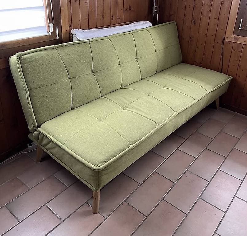 Sofa grün (mit Bettfunktion)