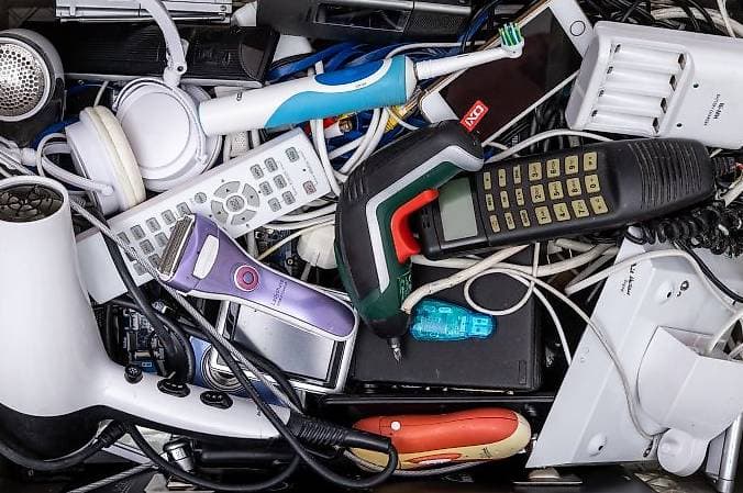 Alteisen & verschiedene Geräte zu vergeben!