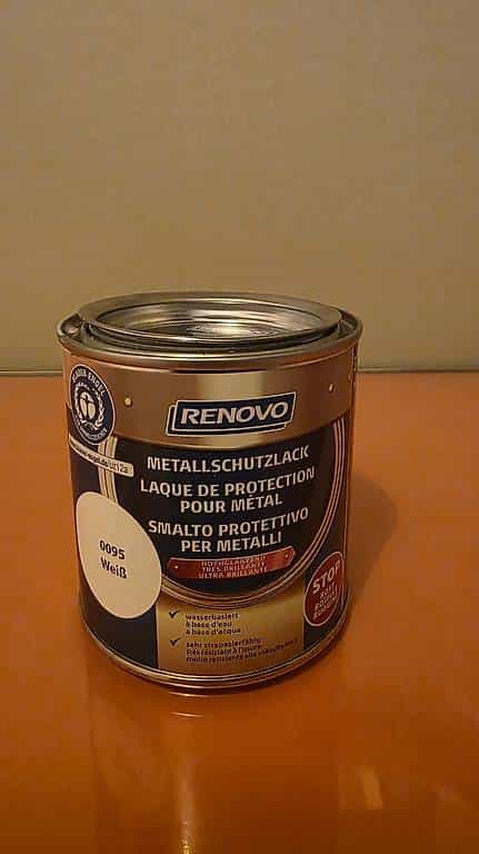 Laque blanche de protection pour métal