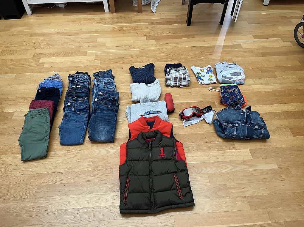 Vêtements taille 116 + chaussures