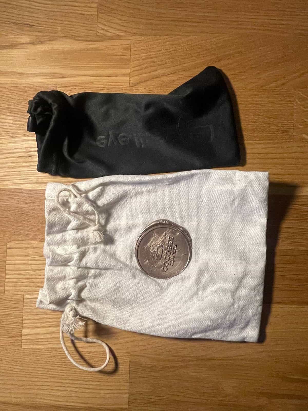 Diverse Sachen: JBL Boxen, Messer, Zirkel, Beutel