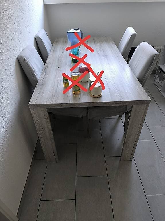 Esstisch und 4 Stühle