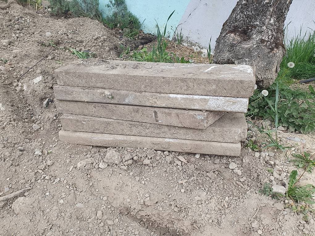 Bordures béton à donner